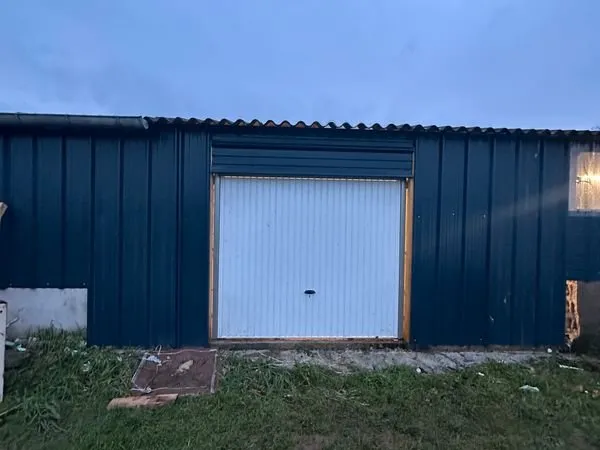 Box garage