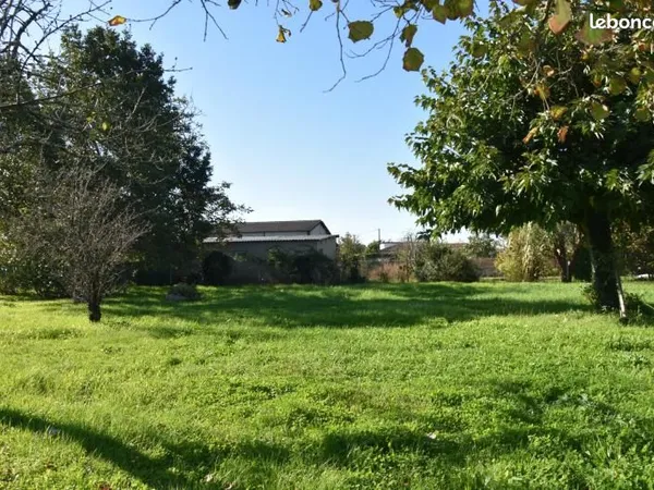 Terrain 715 m² Margaux