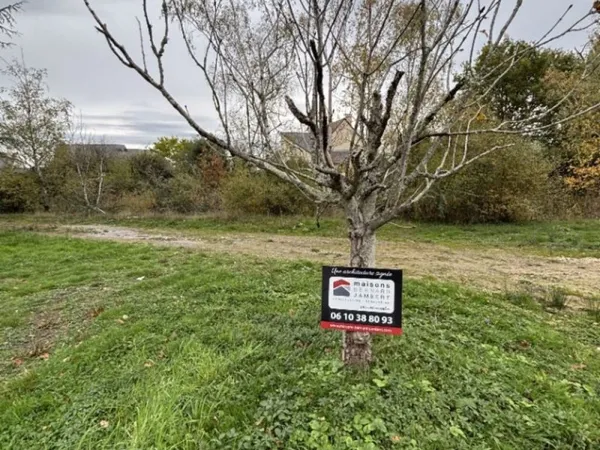 Terrain 561 m²
