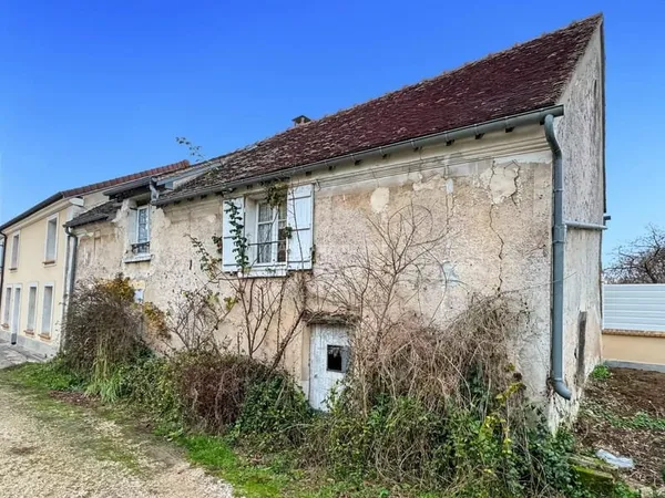Maison de village à rénover à Serris