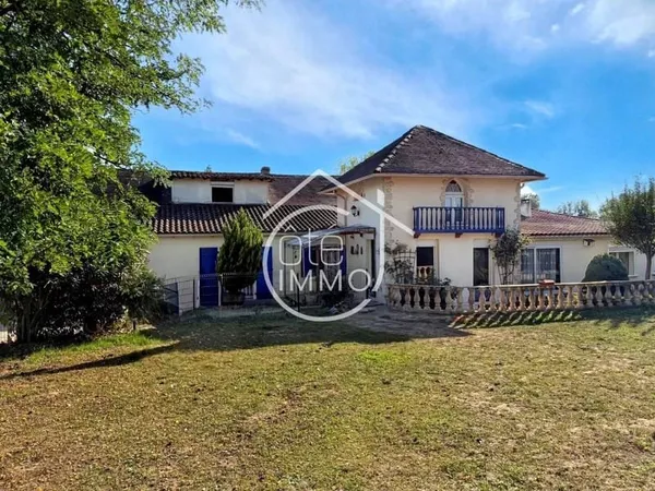 Maison 14 pièces 253 m²
