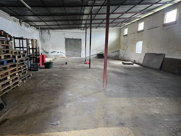 Local 204 m²