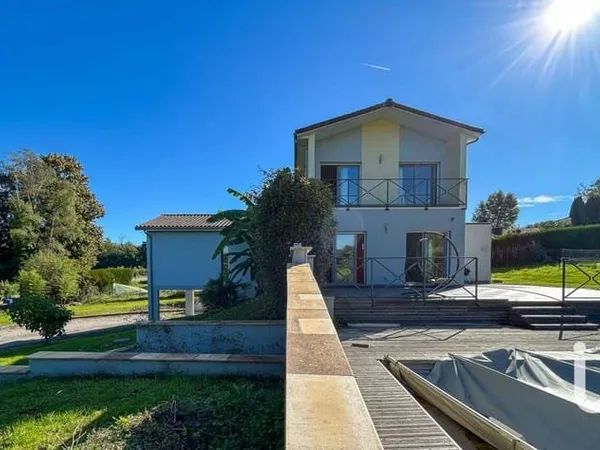 Maison 7 pièces 194 m²