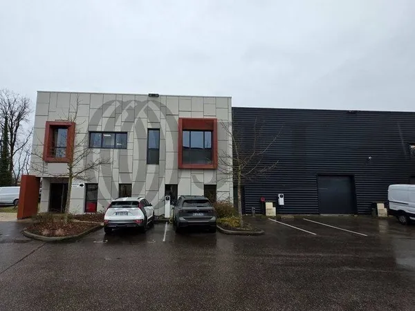 Local d'activité 671 m²