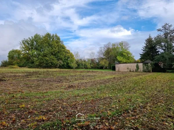 TERRAIN DE LOISIRS