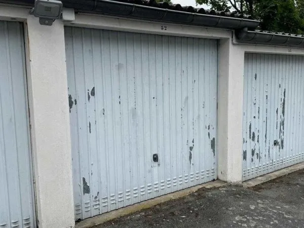 Garage+-+Box+avec+lumière+et+électricité+|+Stockage+-+Stationnement