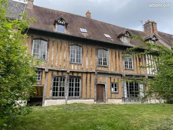 Maison 8 pièces 290 m²