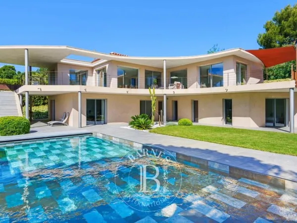 LOCATION SAISONNIÈRE - GOLFE DE SAINT-TROPEZ/GRIMAUD - 4 CHAMBRE