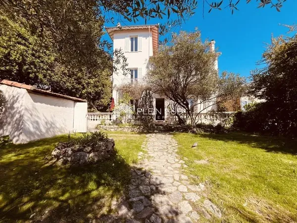 Cannes, belle villa de charme en exclusivité.