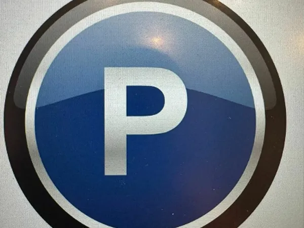 Parking à louer - Rue poncelet