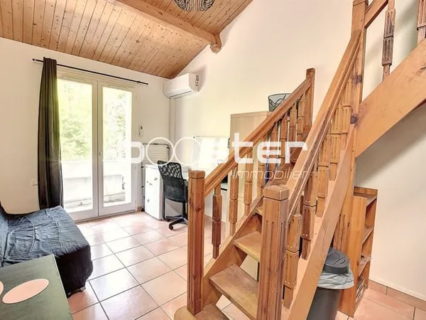 Toulouse Rangueil - Studio duplex 26,5 m² avec balcon de 3 m² au 2e étage, calme et lumineux ayant u