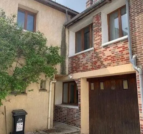Appartement 10 pièces 24 m²