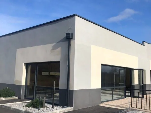 Local 5 pièces 130 m²