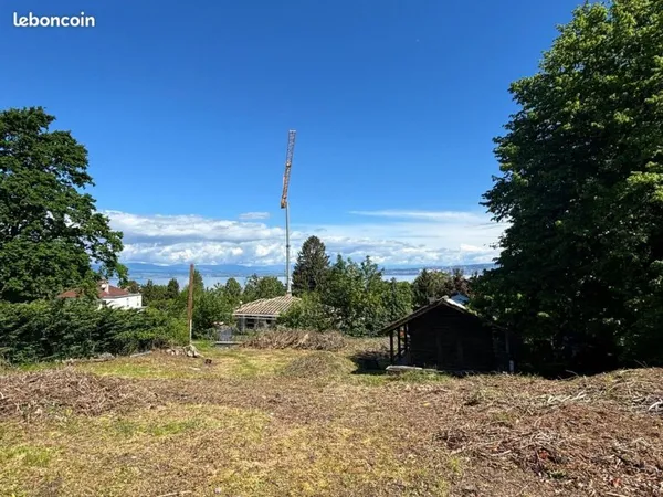 Vente d´un terrain constructible viabilisé de 1 624 m2 quartier Matéirons Evian les Bains