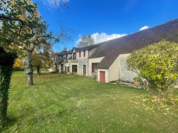 GRANDE PROPRIETE AVEC DEPENDANCES, 7720M2 TERRAIN