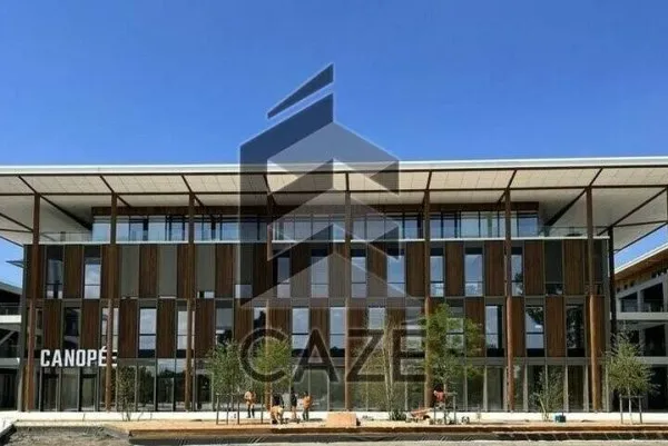Bureau 2402 m²