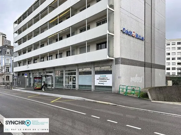 Local commercial 140 m²