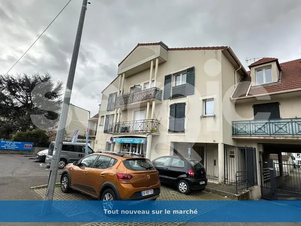 Appartement Location Sainte-Geneviève-des-Bois 1p 23m² 575€