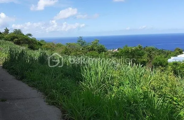 Terrain 2700 m²