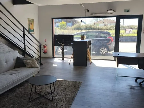 Local 105m² extensilble sur axe passant