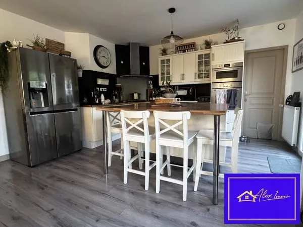 Maison de plain-pied 7 pièces 121 m²