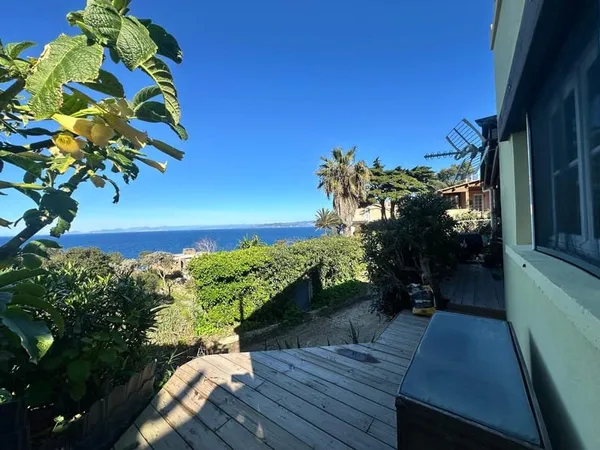 Île du Levant Domaine d'Héliopolis Vue mer panoramique e
