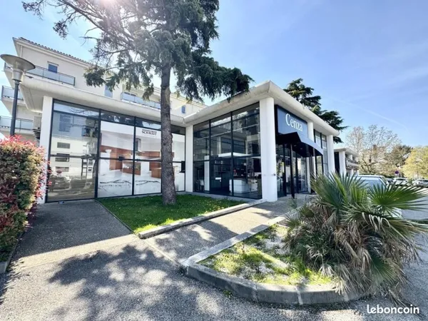 Commerce 215 m²