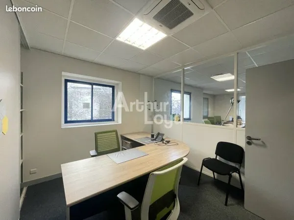 Bureaux 109 m² JAUNAY CLAN
