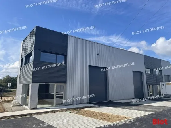 Entrepôt 228 m²