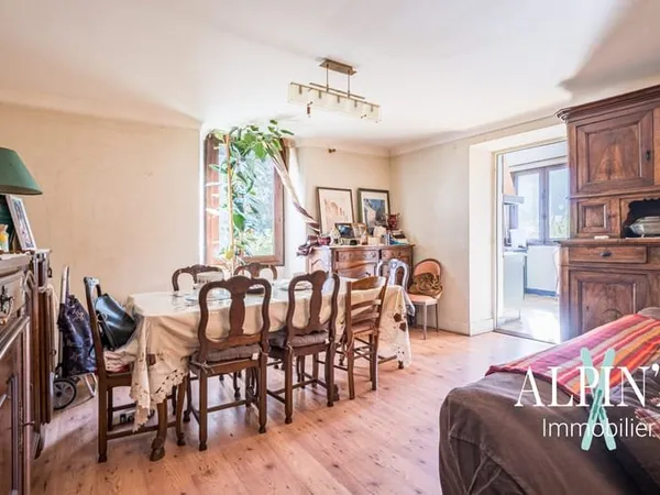 Maison 5 pièces 304 m²