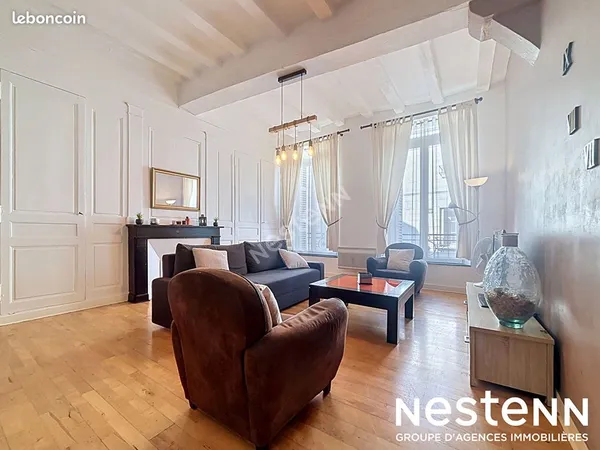 Studio 1 pièce 50 m²