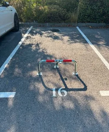 Place parking Fuveau