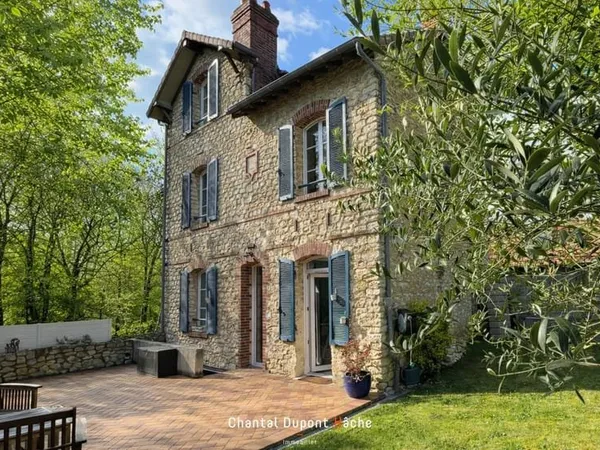 CHARTRES GRANDS PRES - Adorable maison de ville de 1902, gar