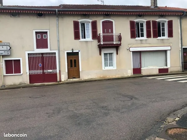 Maison 7 pièces 270 m²