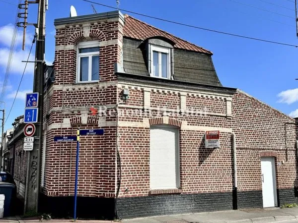 IMMEUBLE DIVISE EN 2 APPARTEMENTS