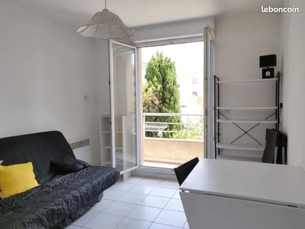 Studio 1 pièce 18 m²