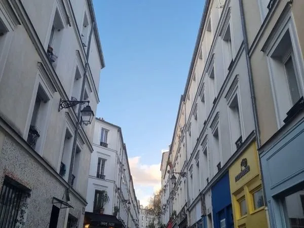 1 Pièce · 28.05 m²1 Pièce, 28.05 m² · Paris 75010 · Quartier Goncourt - Canal Saint-Martin Charmant 