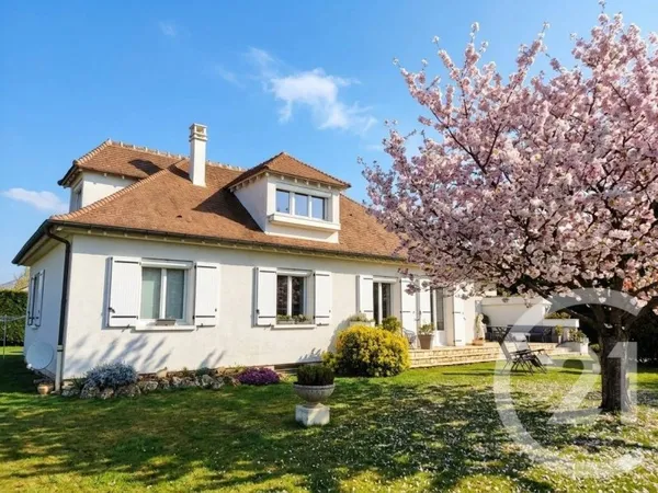 Maison 8 pièces 137 m²