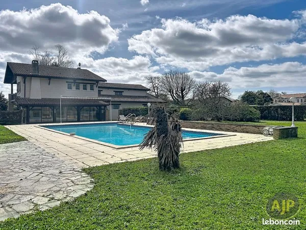 Maison 5 pièces 191 m²