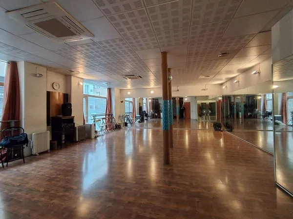 Local commercial 130 m²