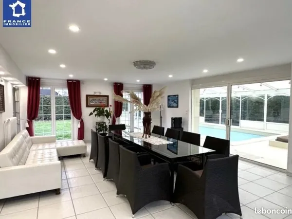 Pavillon 7 pièces 350 m²