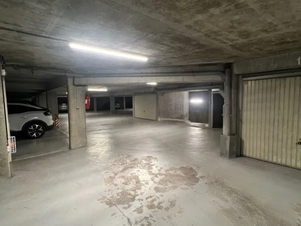 Loue parking 12m²
