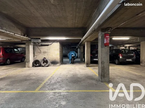 Parking/box Paris
