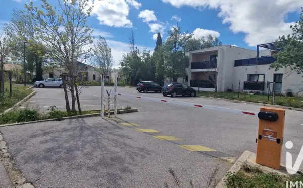 Parking 12 m²