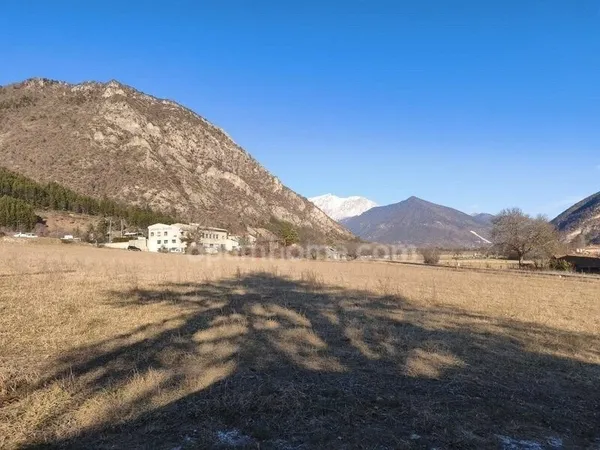 Terrain à vendre de 7345 M² VEYNES (05)