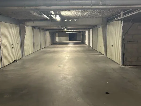 Box fermé en sous sol