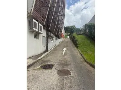 A LOUER, le Lamentin plateau de 210m2 de bureaux aménagés