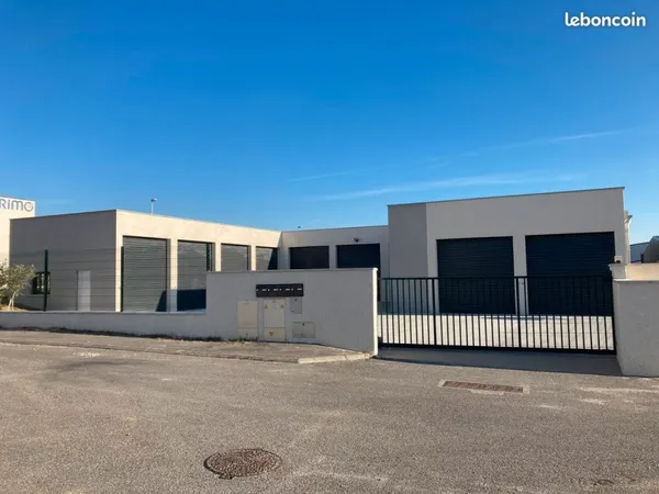 Entrepôt de stockage 110m2 - Local d'activité