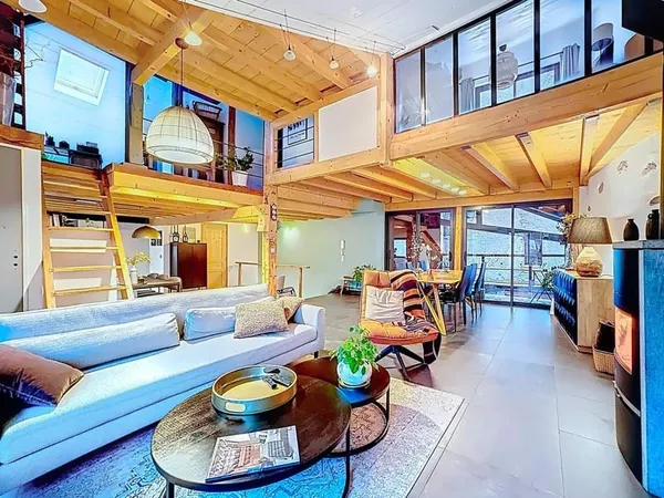 Esprit loft, grands volumes au coeur de Taninges