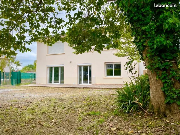 T4 en RDC de maison 84 m² avec jardin - Venerque centre